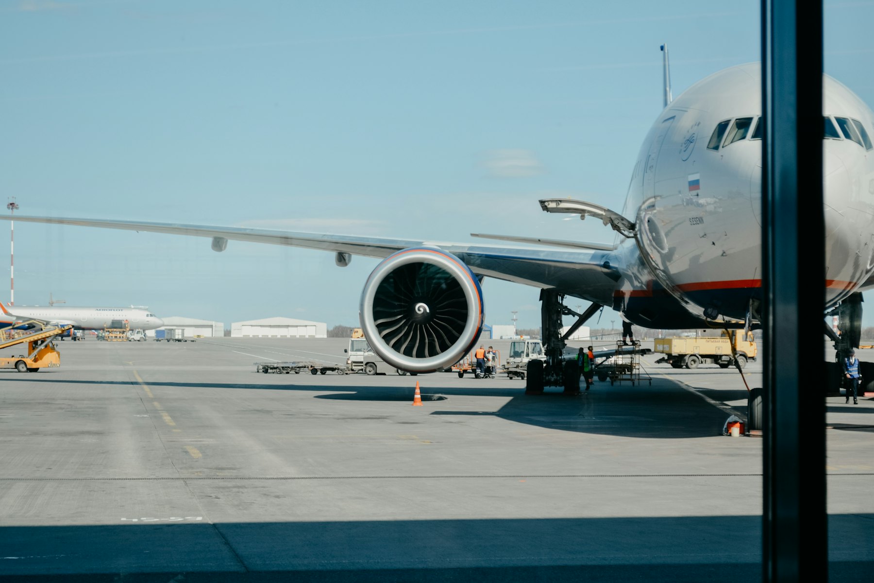 Narrowbody airliner lined up on the runway centerline