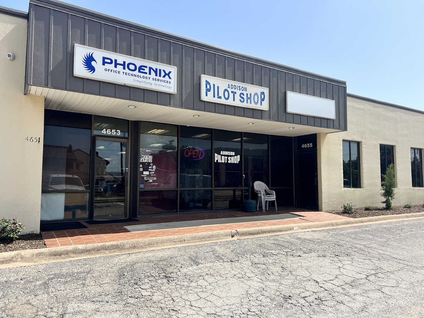 Addison Pilot Shop in Addison, photo 1