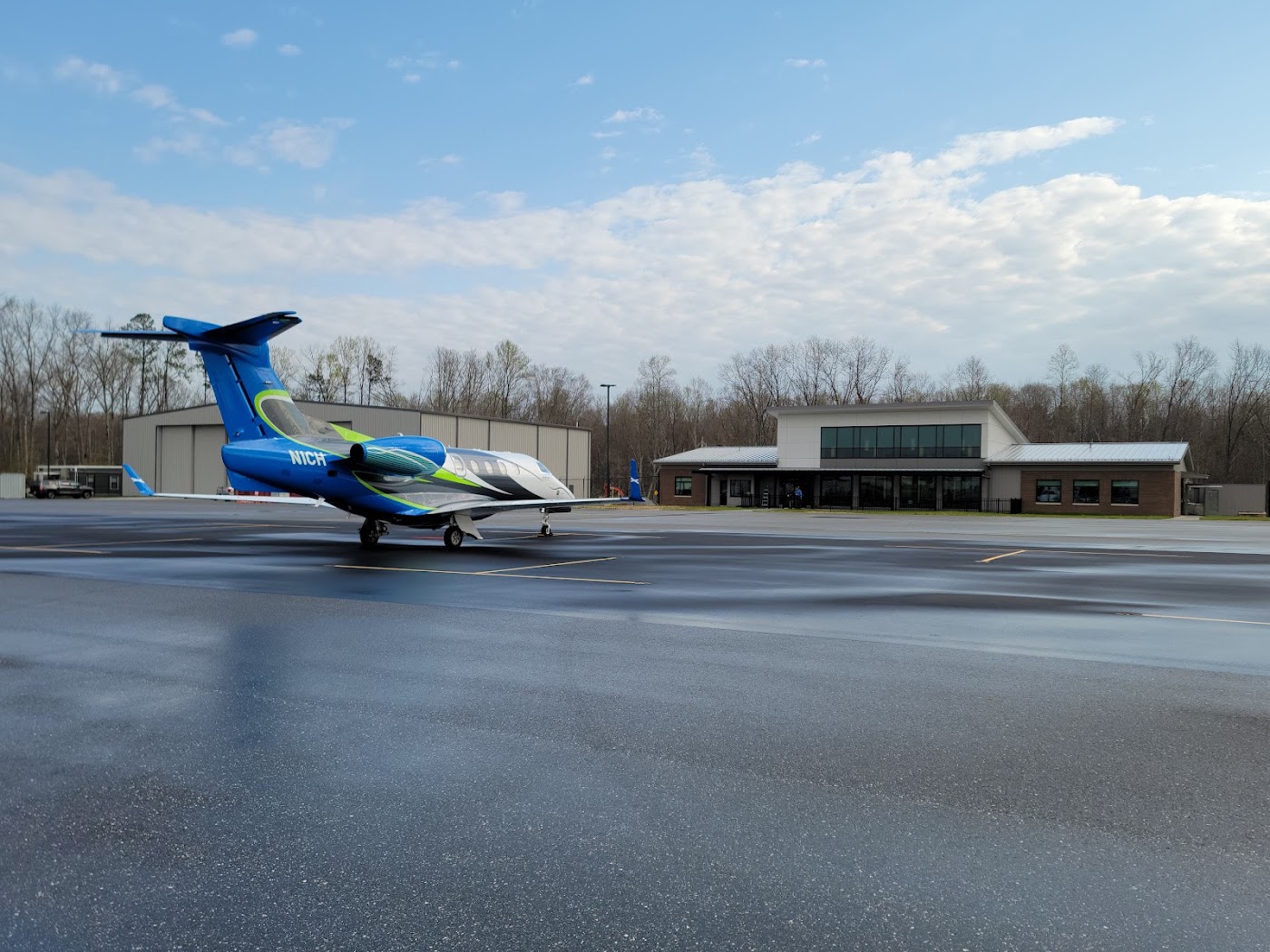 HOVA Flight Services Passenger Terminal in Ashland, photo 3
