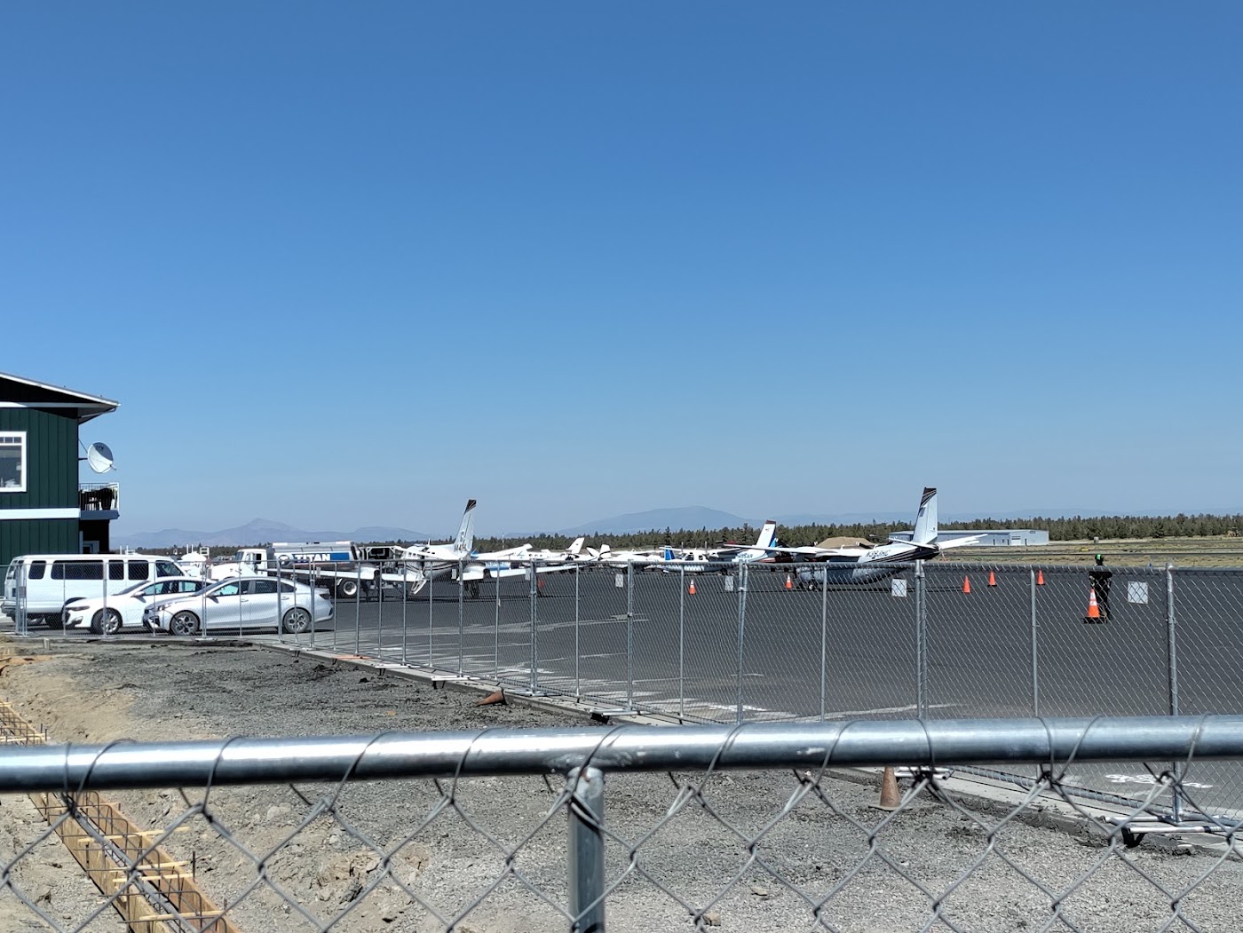 Leading Edge Flight Academy Airplane School in Bend, photo 2