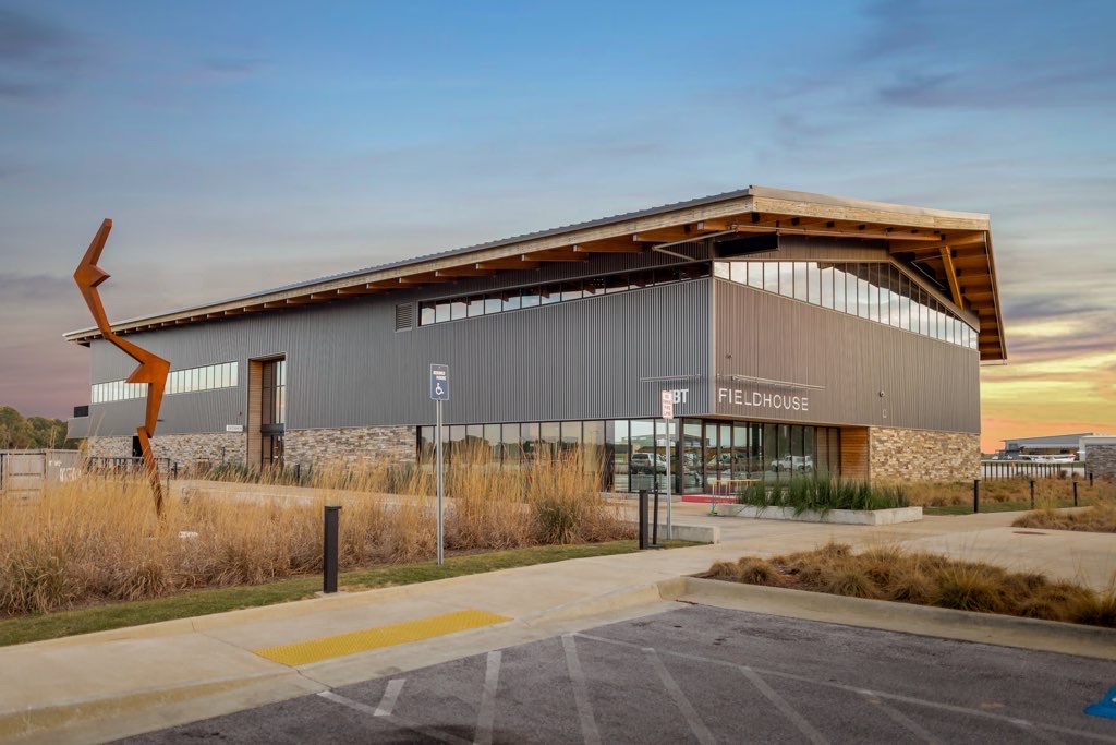 Legends Air Center at Thaden Field in Bentonville, photo 3