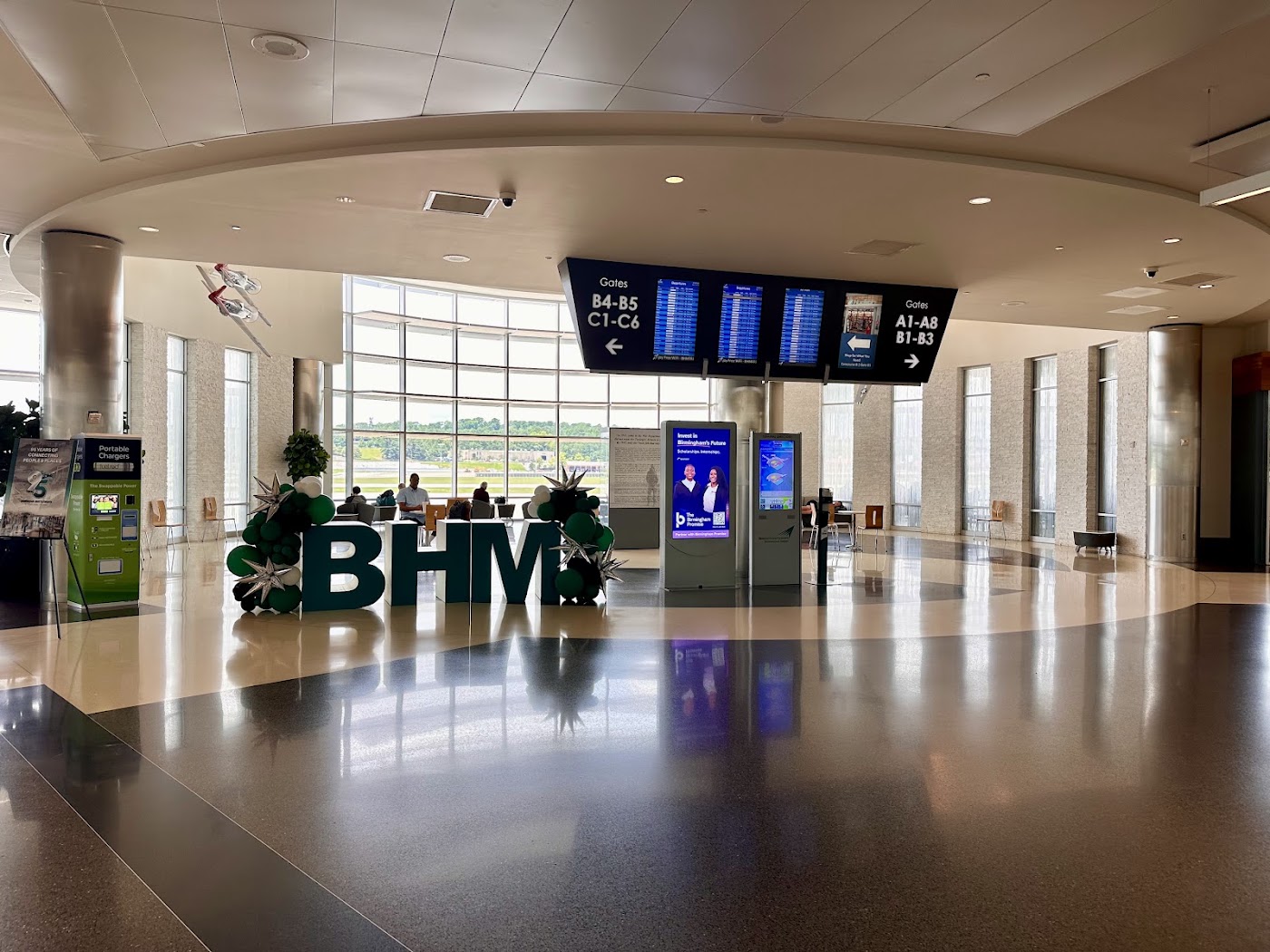 Birmingham-Shuttlesworth International Airport in Birmingham, photo 1