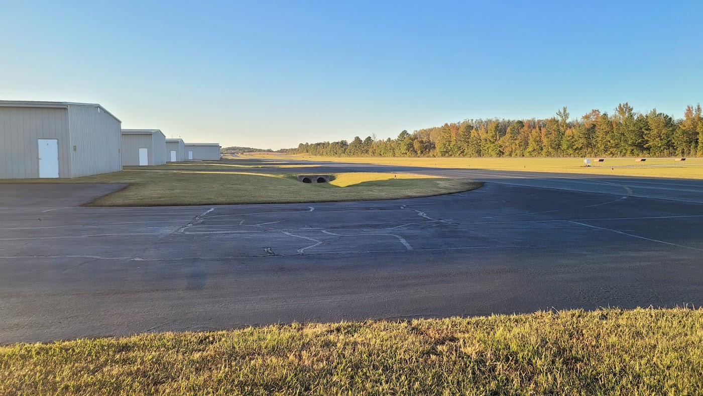 Shelby County Airport in Calera, photo 2
