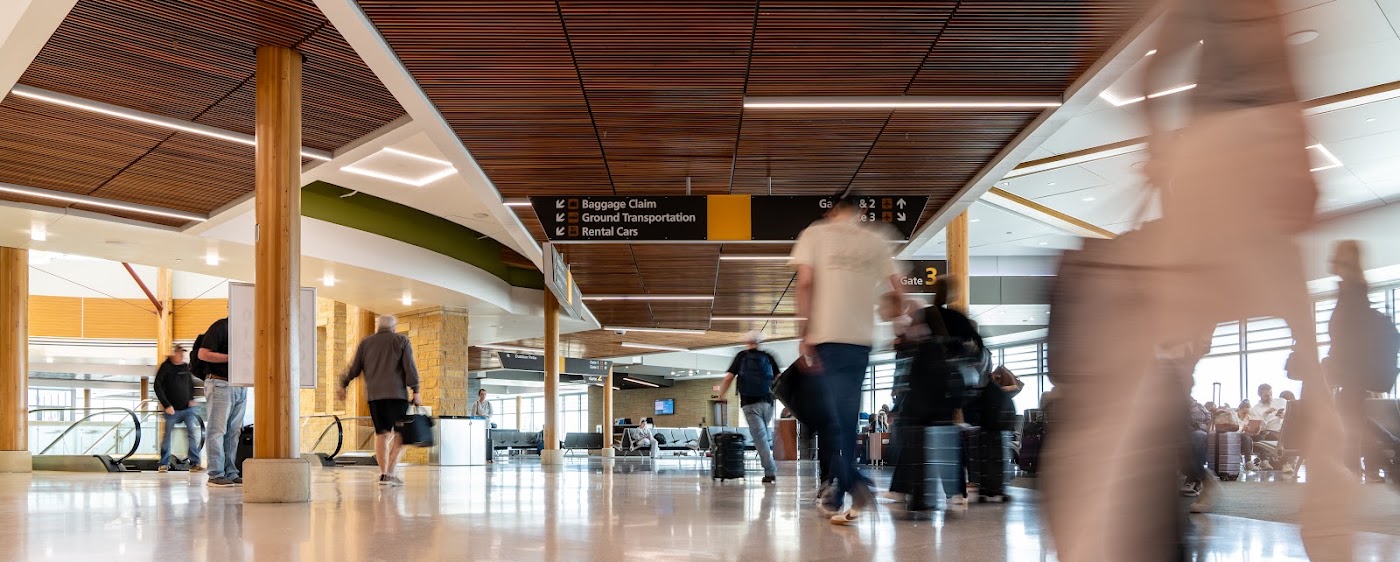 Eastern Iowa Airport in Cedar Rapids, photo 1
