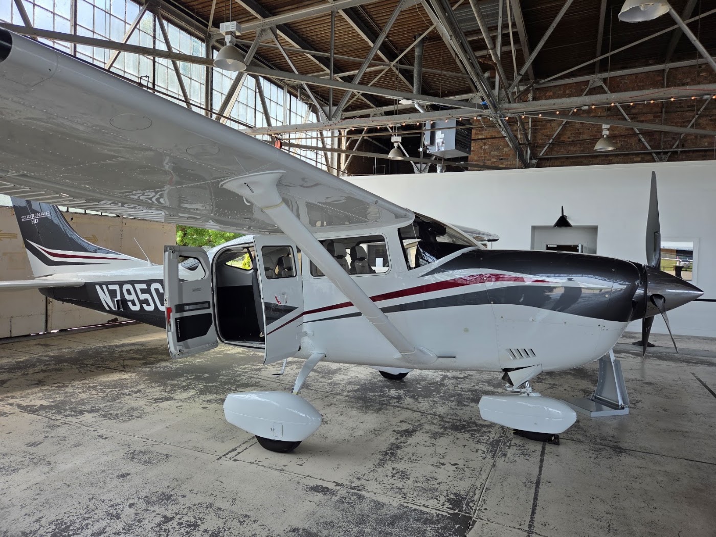 Lunken Flight Training Center in Cincinnati, photo 1