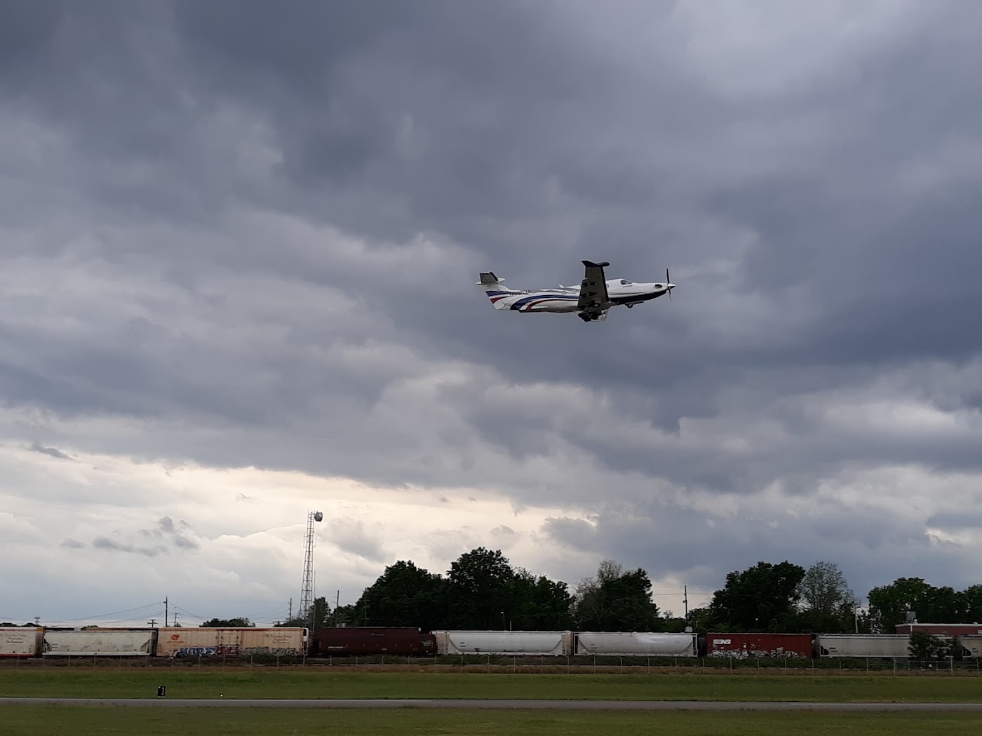Eagle Aviation - Downtown in Columbia, photo 3