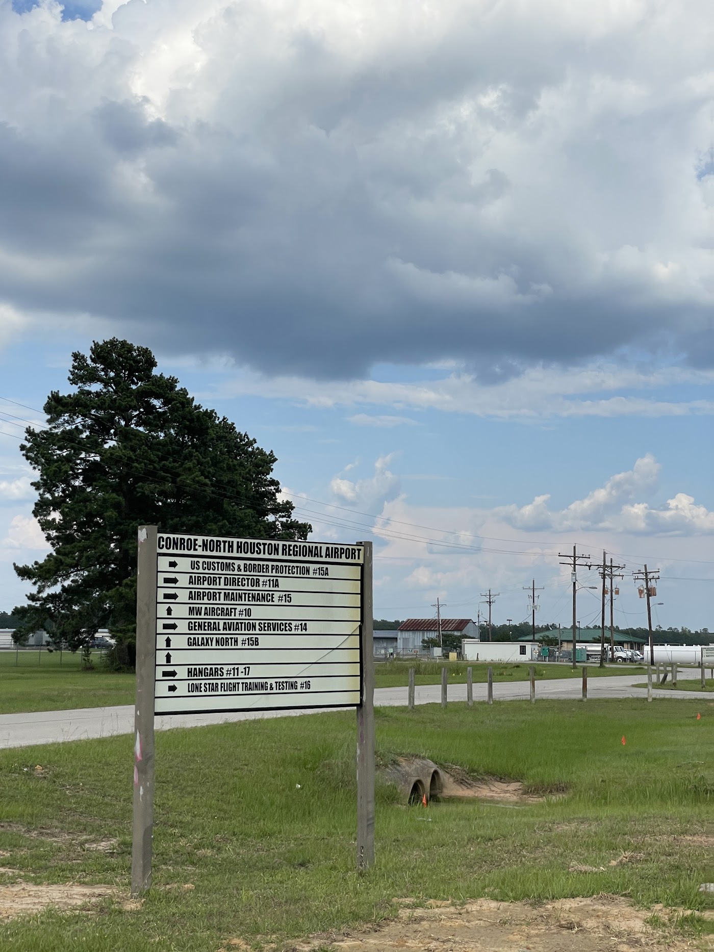 Conroe - North Houston Regional Airport in Conroe, photo 1