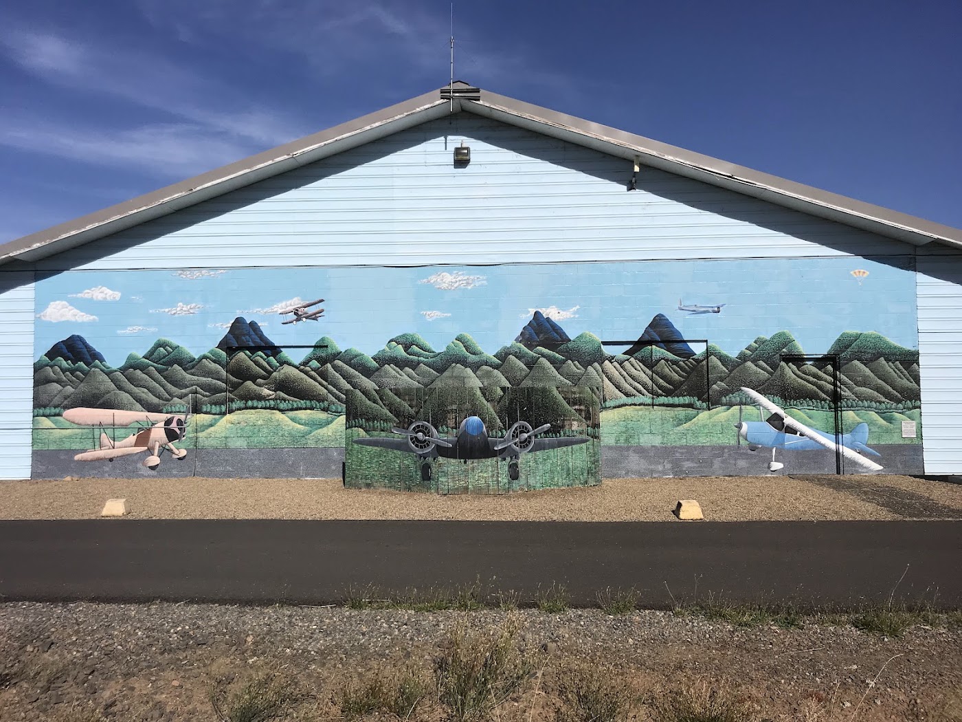 Hobby Field in Creswell, photo 1