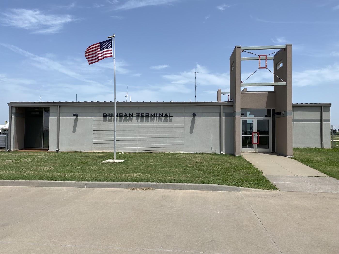 5B Aviation in Duncan, photo 3