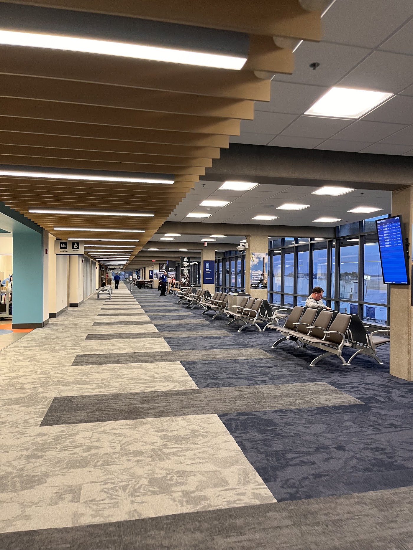 Evansville Regional Airport in Evansville, photo 2