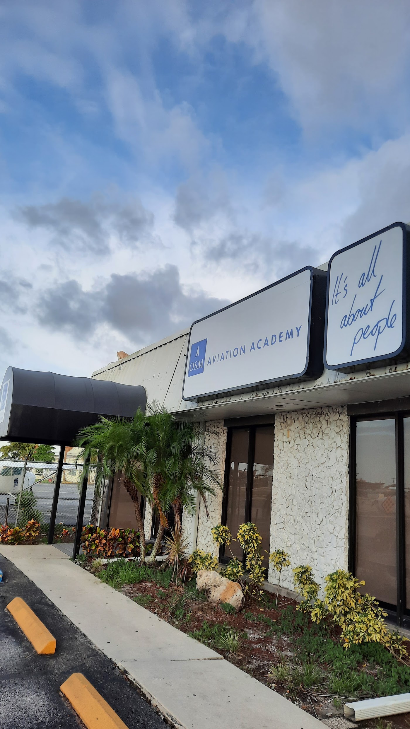 Flight Center U.S. in Fort Lauderdale, photo 3