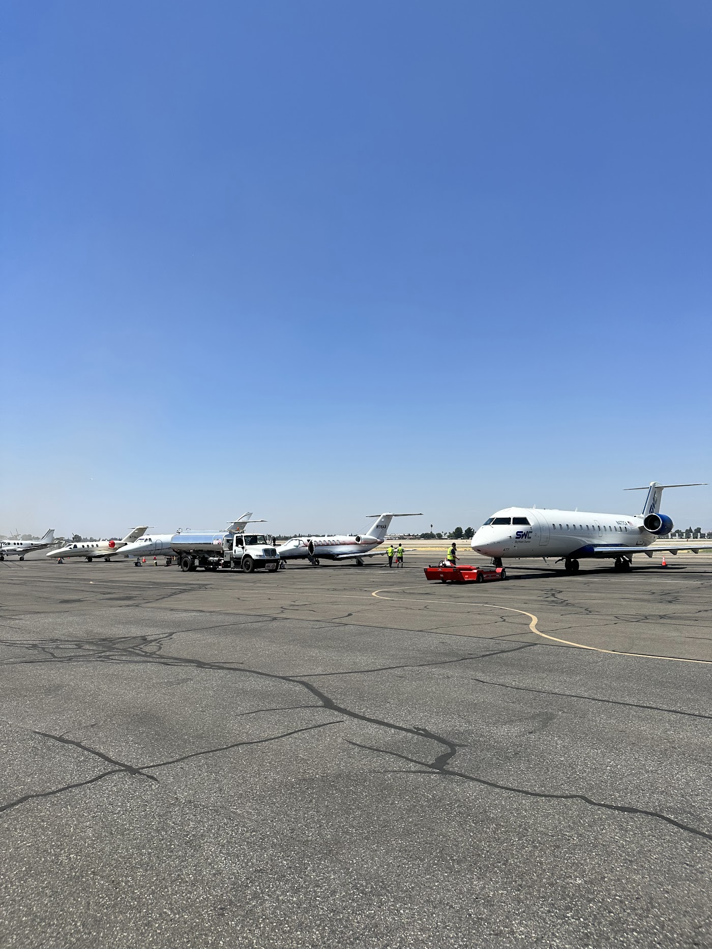 Signature Aviation FAT - Fresno Yosemite Int'l Airport in Fresno, photo 1