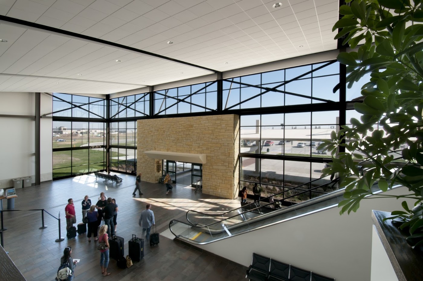Grand Forks International Airport in Grand Forks, photo 1