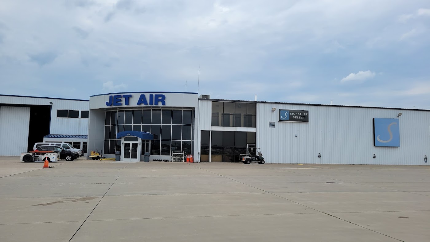Jet Air Group in Green Bay, photo 1