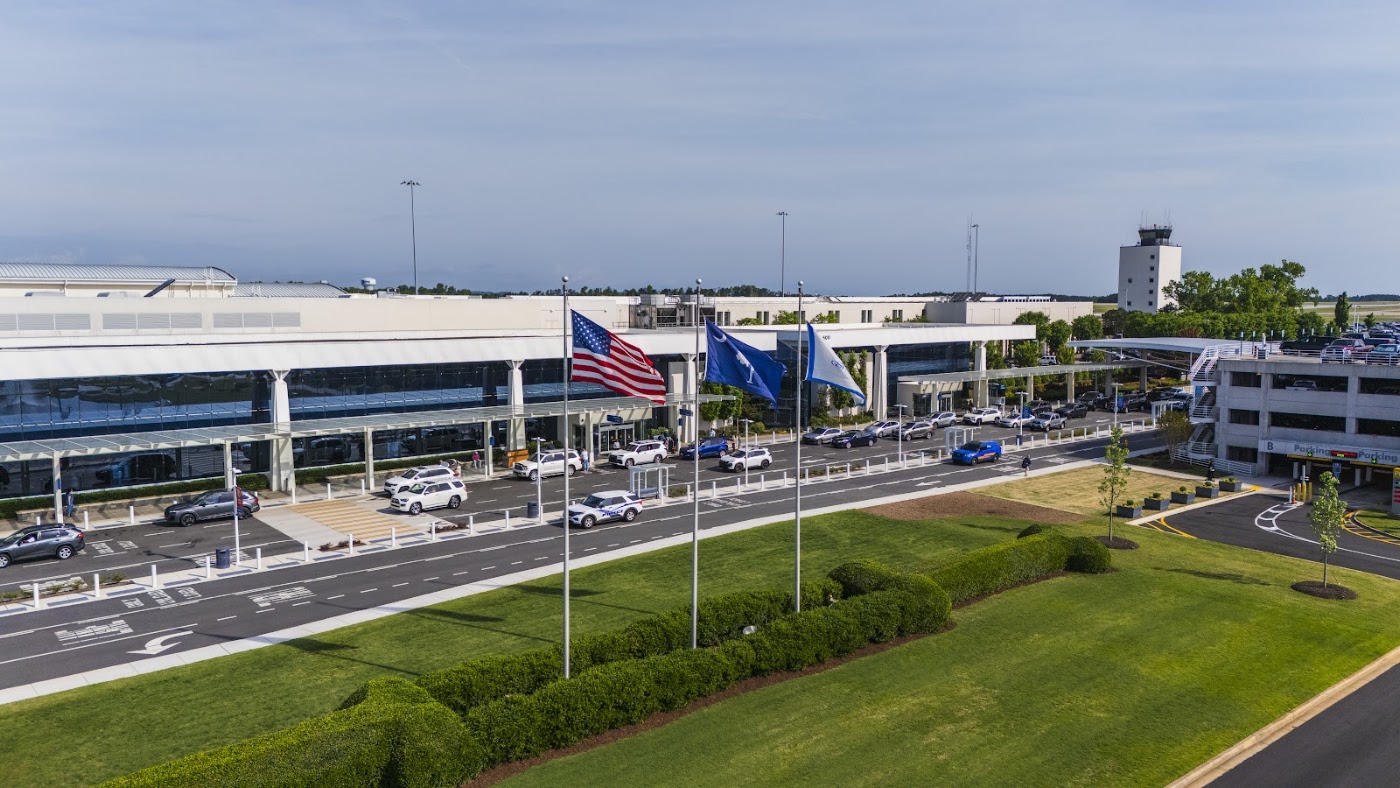 Greenville-Spartanburg International Airport in Greer, photo 1