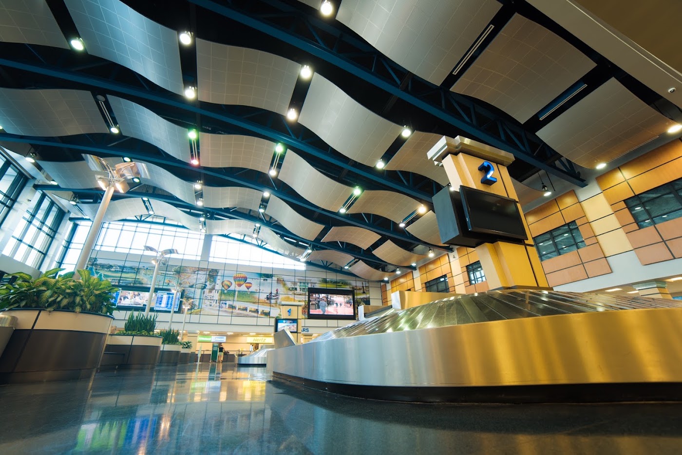 Huntsville International Airport in Huntsville, photo 1
