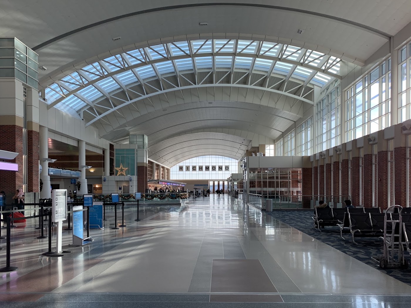 Richmond International Airport in Richmond, photo 1