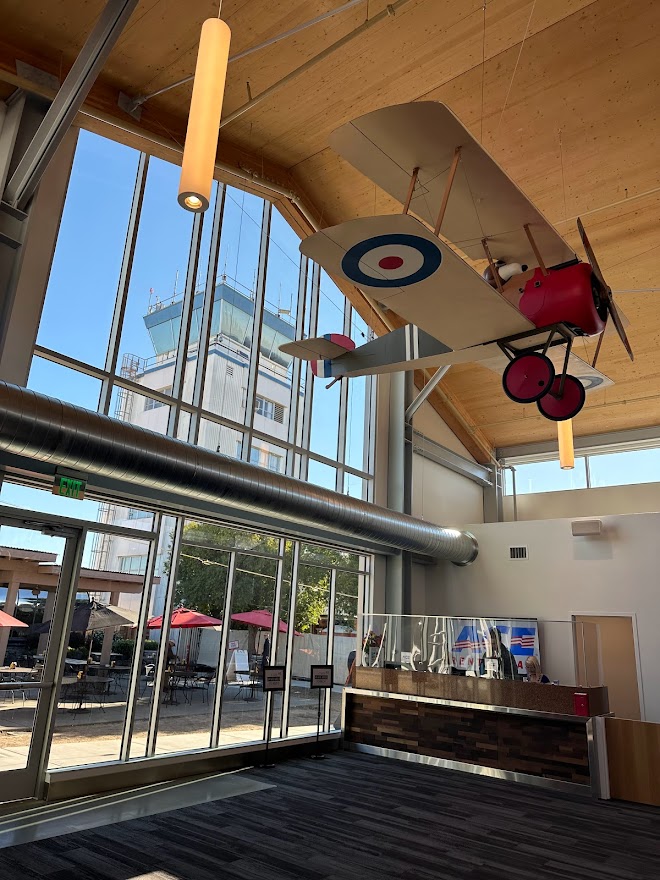 Charles M. Schulz–Sonoma County Airport in Santa Rosa, photo 1