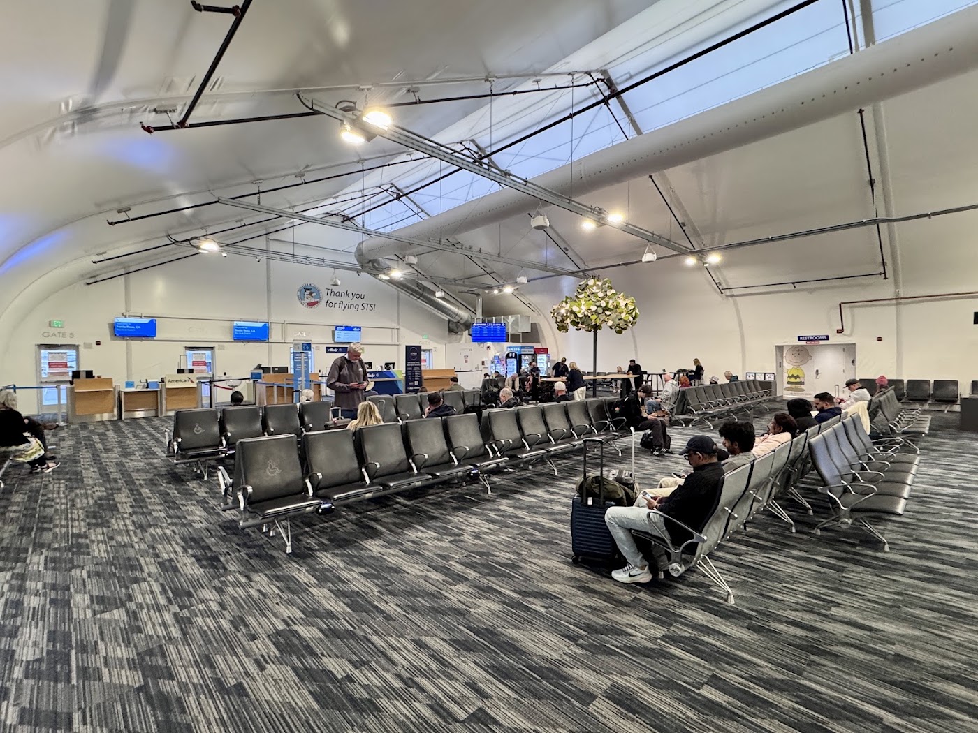 Charles M. Schulz–Sonoma County Airport in Santa Rosa, photo 2