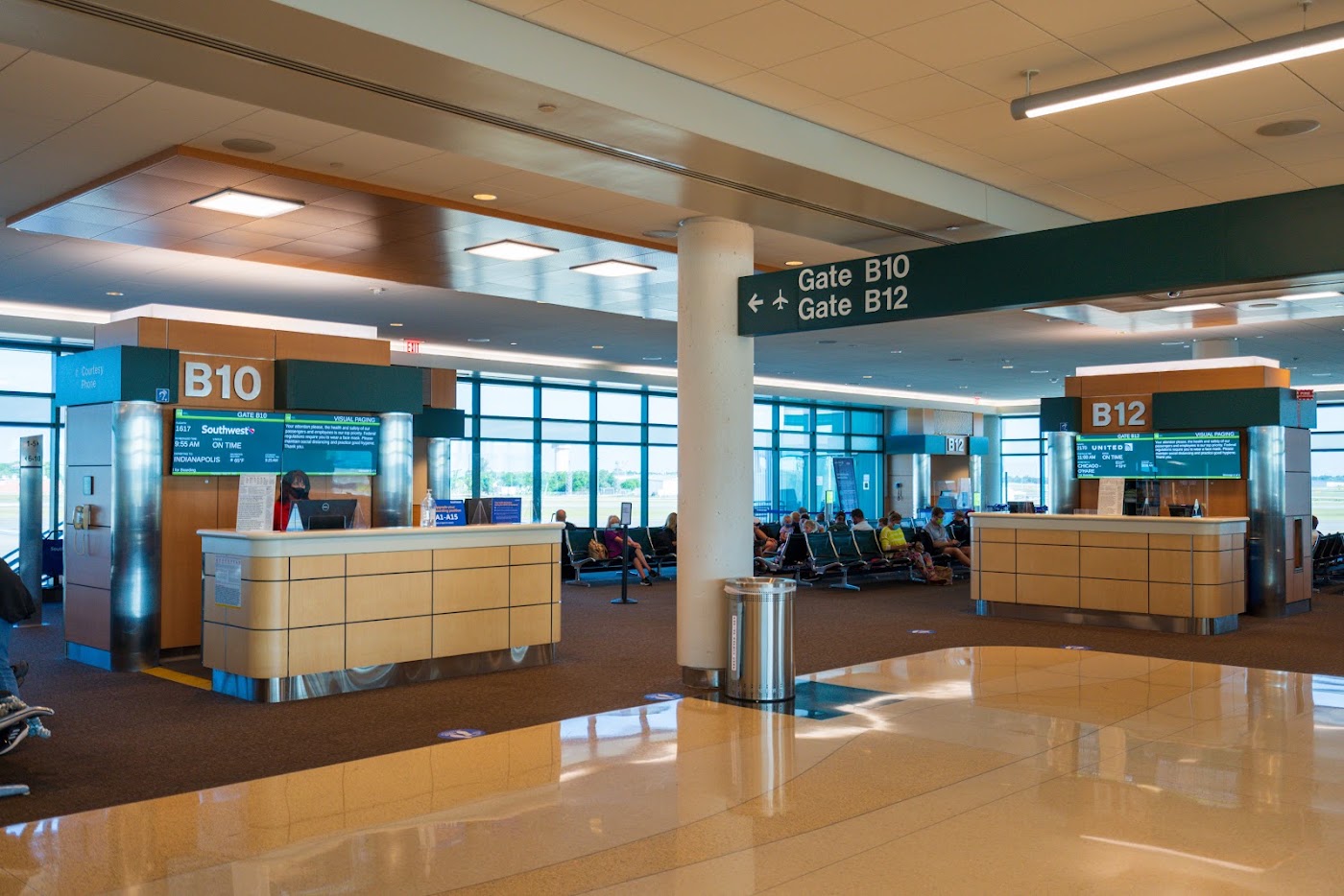 Sarasota Bradenton International Airport in Sarasota, photo 2