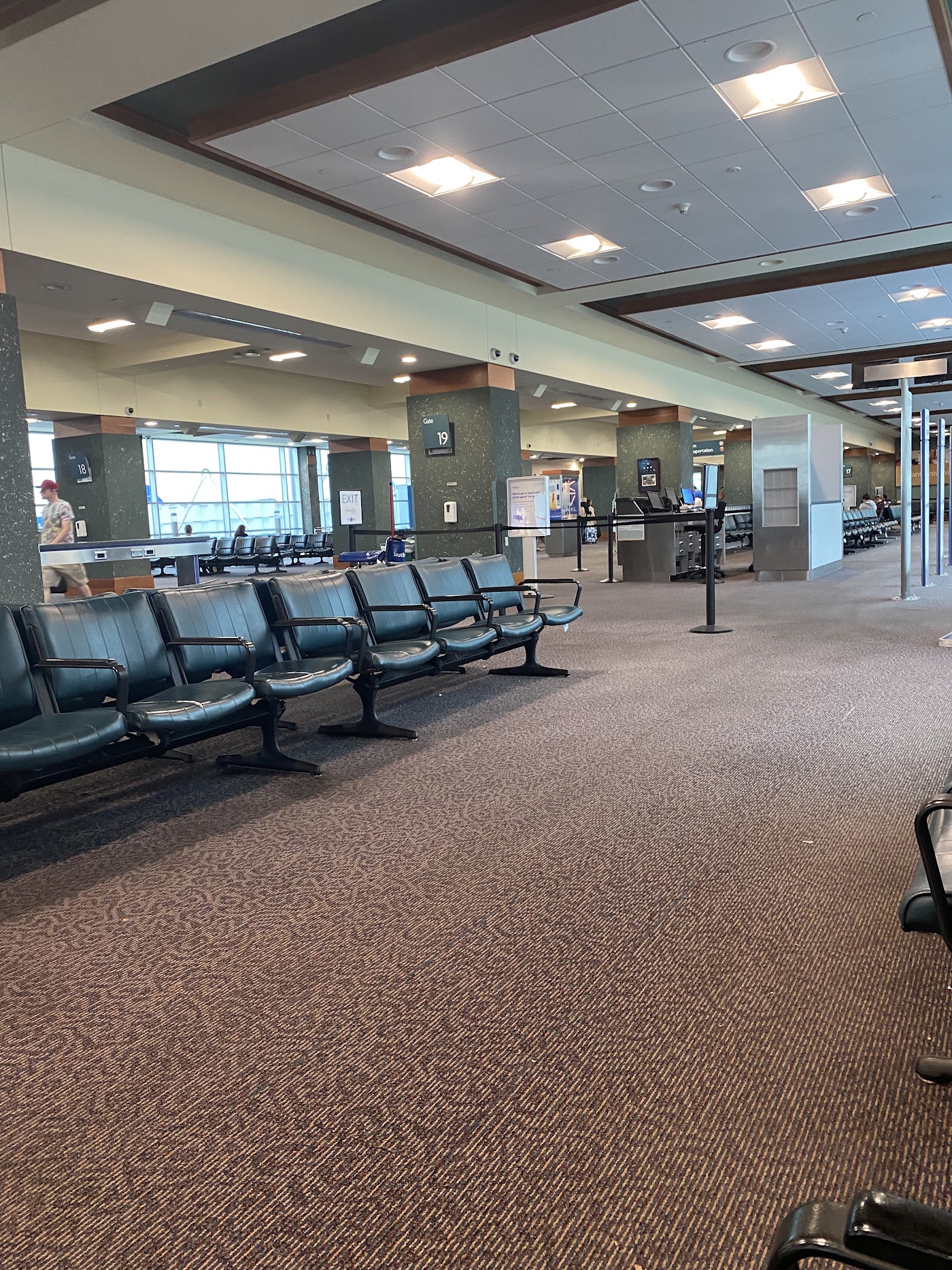 Rhode Island T.F. Green International Airport in Warwick, photo 3