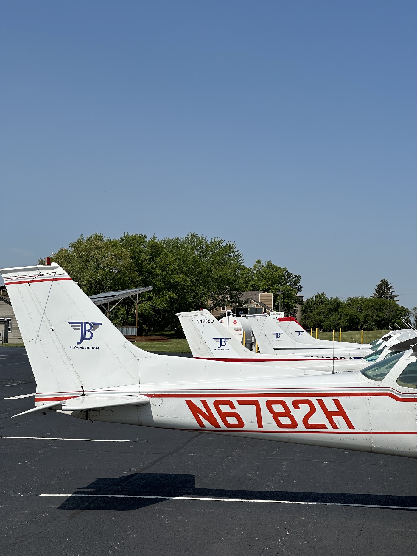 JB Aviation in Wonder Lake, photo 1
