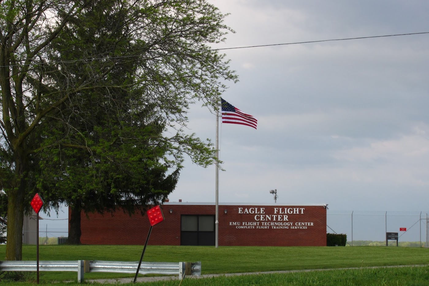 EMU: Aviation - Eagle Flight Centre in Ypsilanti, photo 1